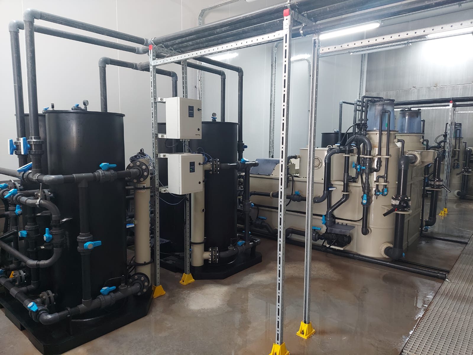 ADEC aquarium equipment manufacturing facility